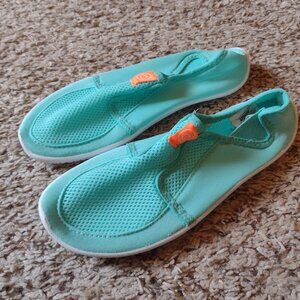 NEW Kids 6/6.5 water shoes - Decathlon